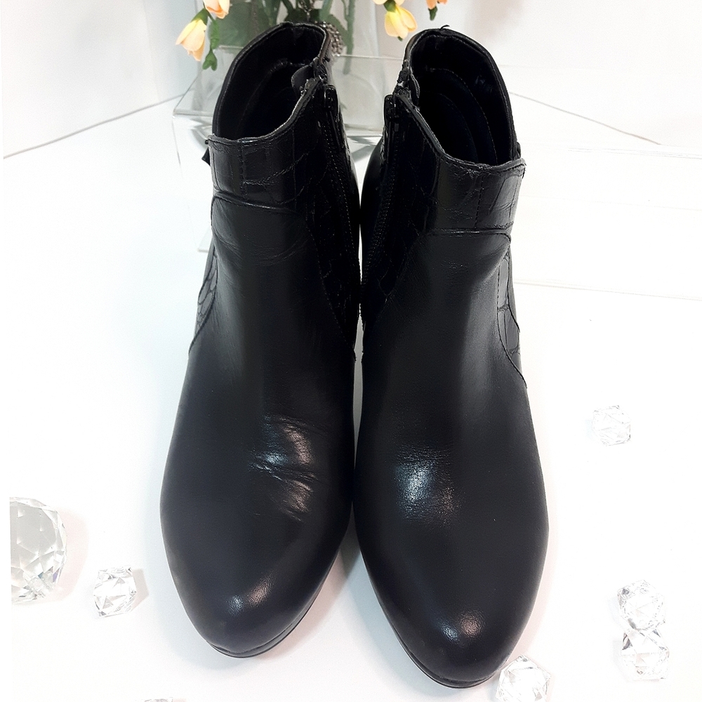 Naturalizer🖤Black Ankle Heel Booties|Genuine Leather - Picture 3 of 11
